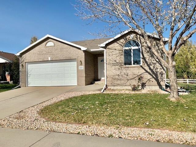 Primary Photo - Ranch Style Home Located on Dead-End Stree...