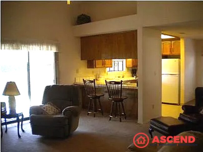 Building Photo - Cozy 3BD/2BA Home in Bakersfield's 93308 — Fireplace & Pets Welcome!
