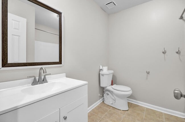 Building Photo - 1282 Maryland Dr