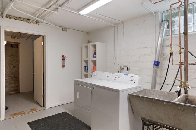 Building Photo - 5004 Oliver Ave S