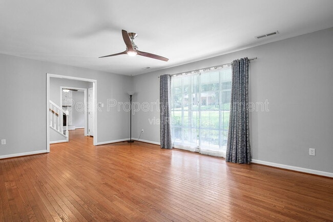 Building Photo - 2353 Shoreham Dr