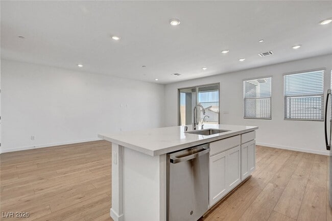 Building Photo - 1498 Marsh Bird St