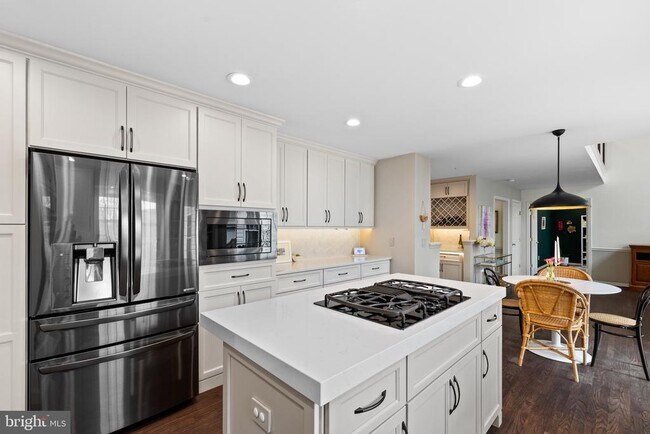 Building Photo - 46568 Hampshire Station Dr