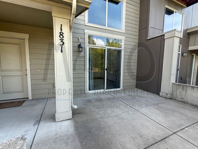 Building Photo - Kendall Yards Townhouse