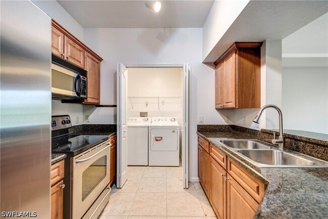 Building Photo - 13000 Positano Cir