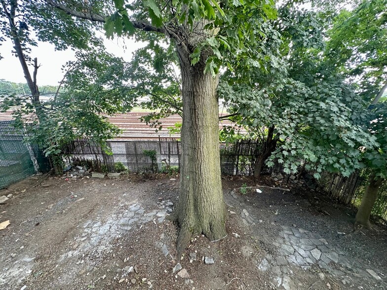 Building Photo - 18 Sawyer Ter