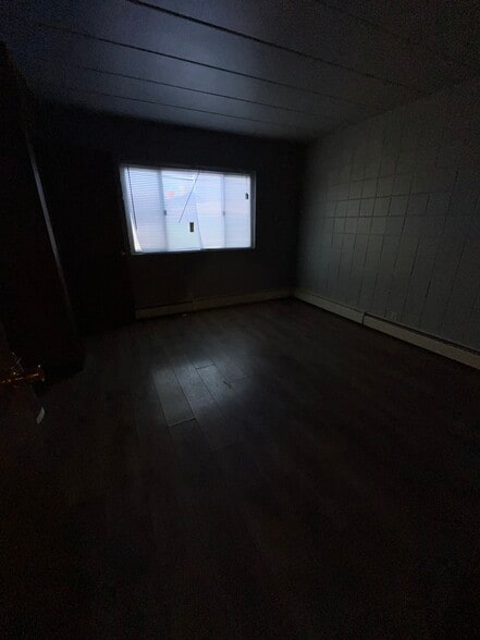 Building Photo - 216 N 4th St