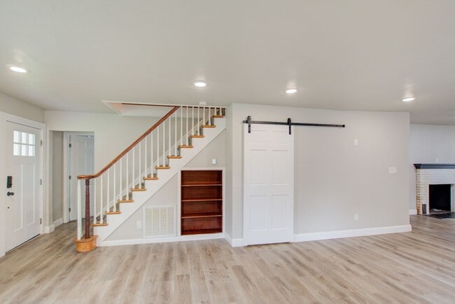 Building Photo - 3 Bed, 2.5 Bath Home in Port Norfolk