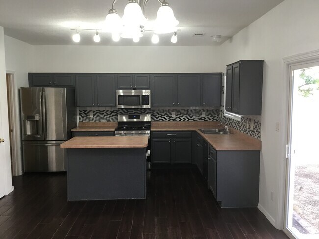 Building Photo - 10852 Arezzo Dr NW