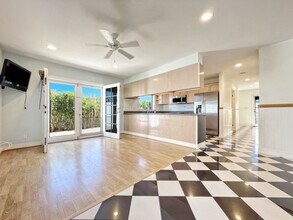 Building Photo - Dog Friendly 2/2 Kailua Duplex with one off-street parking!