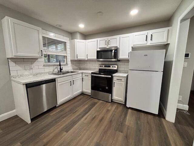 Building Photo - 3325 Valley Park Ave