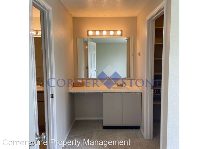 Building Photo - 3 br, 1.5 bath House - 1885 E Old Saybrook...