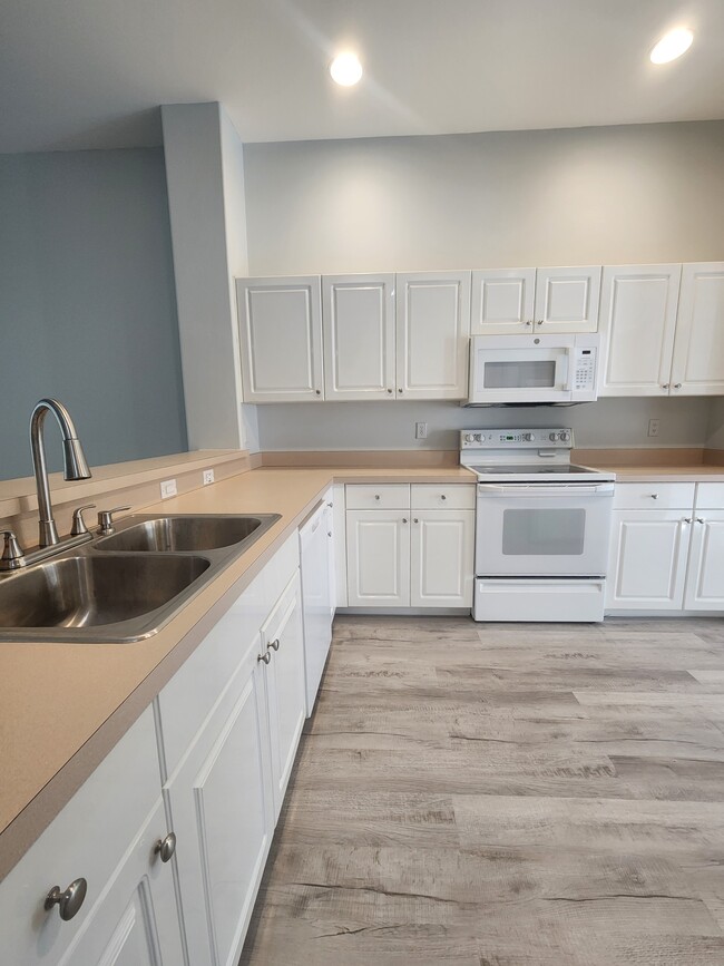 Building Photo - 965 Tarpon Cove Dr