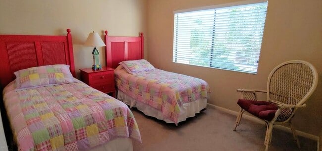 Building Photo - 2 BR and 2 Baths overlooking the Tennis Court