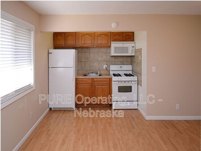 Building Photo - 616 N 46th St