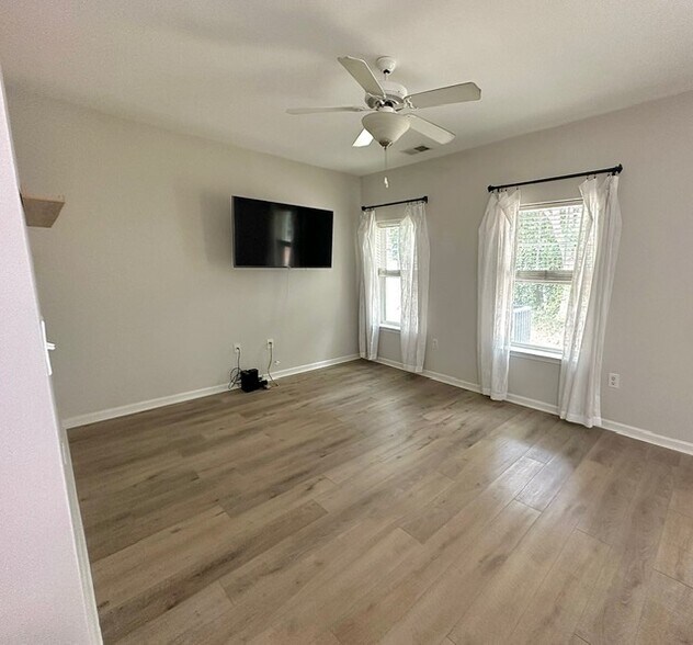 Living Room - 126 Deep Gap Ct