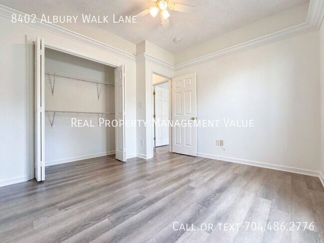 Building Photo - 8402 Albury Walk Ln