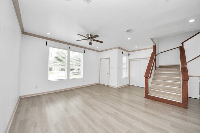 Building Photo - 5947 Southseas St