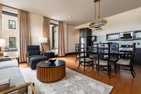 Building Photo - 1011 Canal St