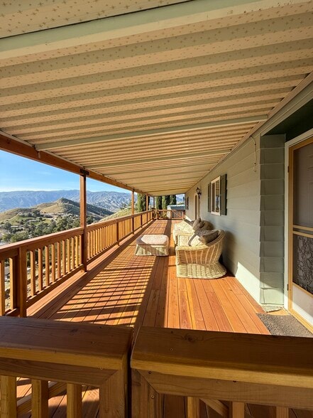 Building Photo - 121 Larch Ct