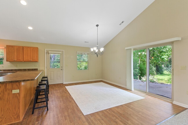 Building Photo - N7439 Mariner Hills Cir