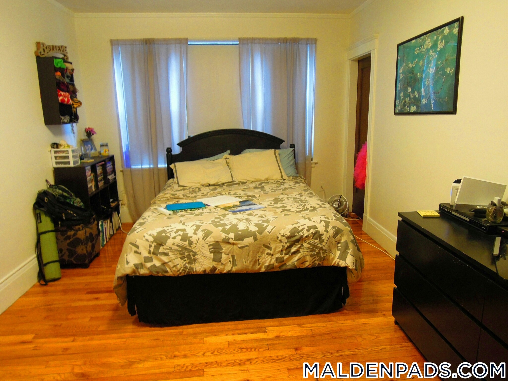 Building Photo - 349 Pleasant St