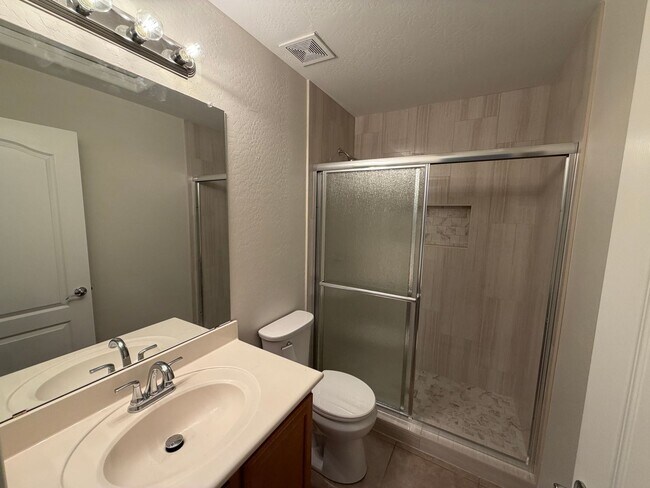 Building Photo - 13925 W Mauna Loa Ln