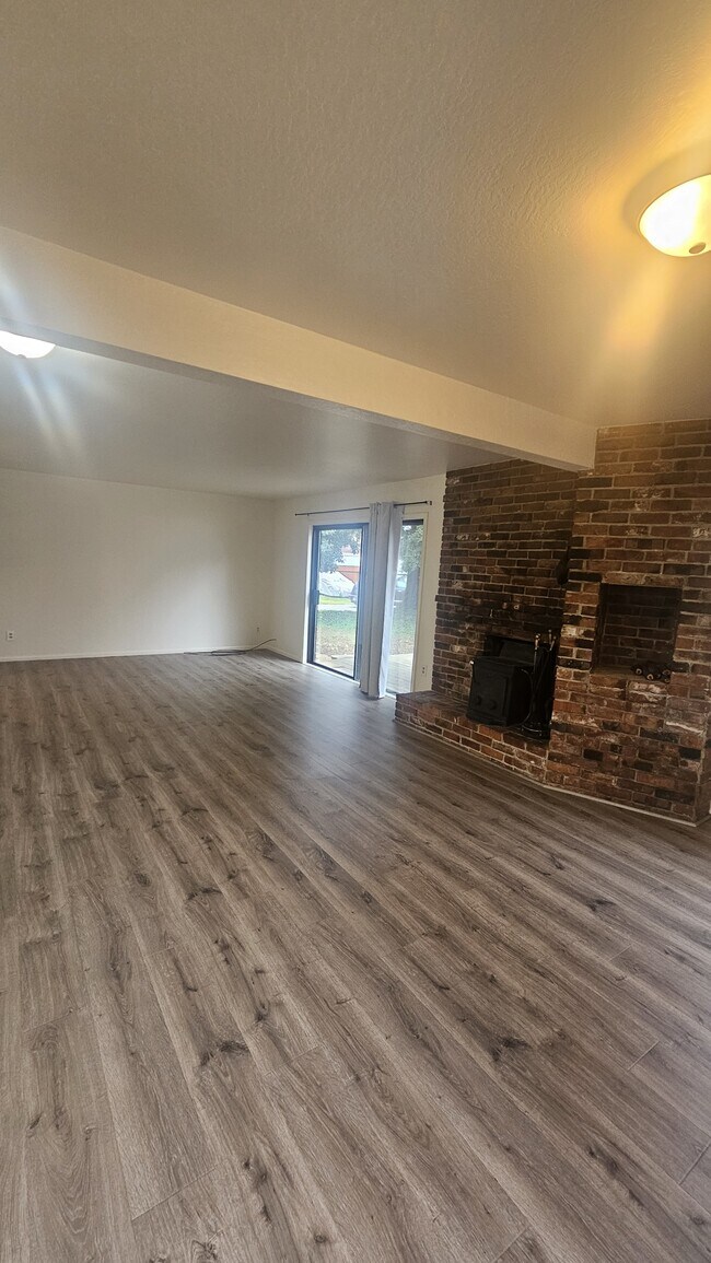 Building Photo - 2375 North Ave