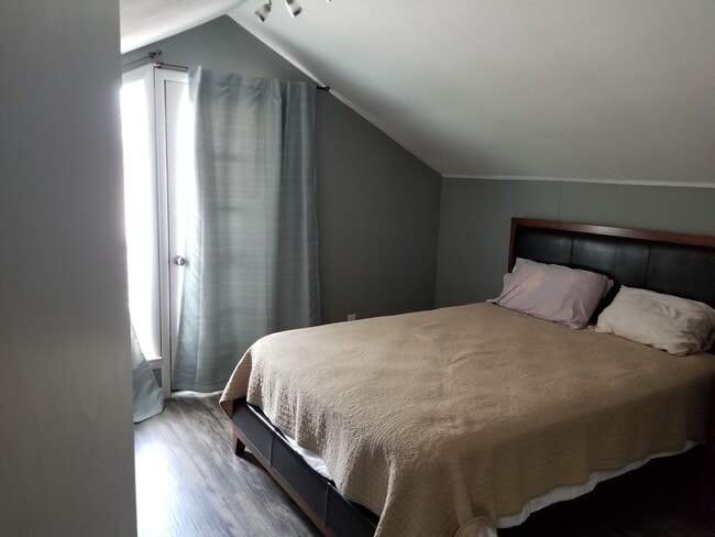 Building Photo - Ridgewood