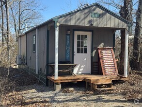 Building Photo - Cozy 1 bedroom, 1 bathroom Tiny Home!