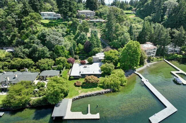 Building Photo - 4Bd/4.5Ba Medina Home