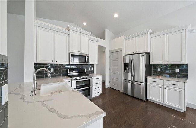 Building Photo - Warm & Welcoming Kuna Rental