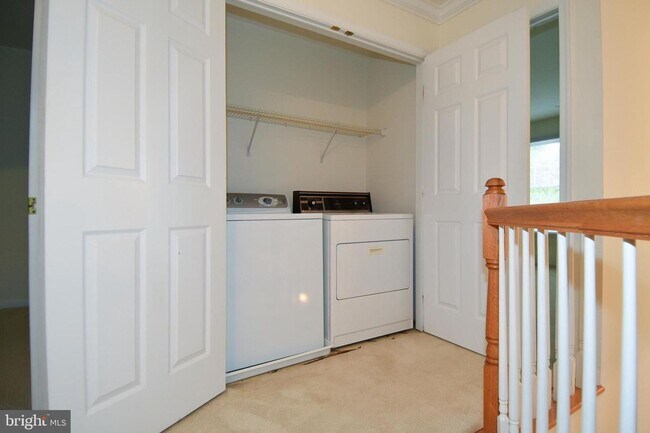 Building Photo - Elegant Brick Colonial on Quiet Cul-de-Sac...