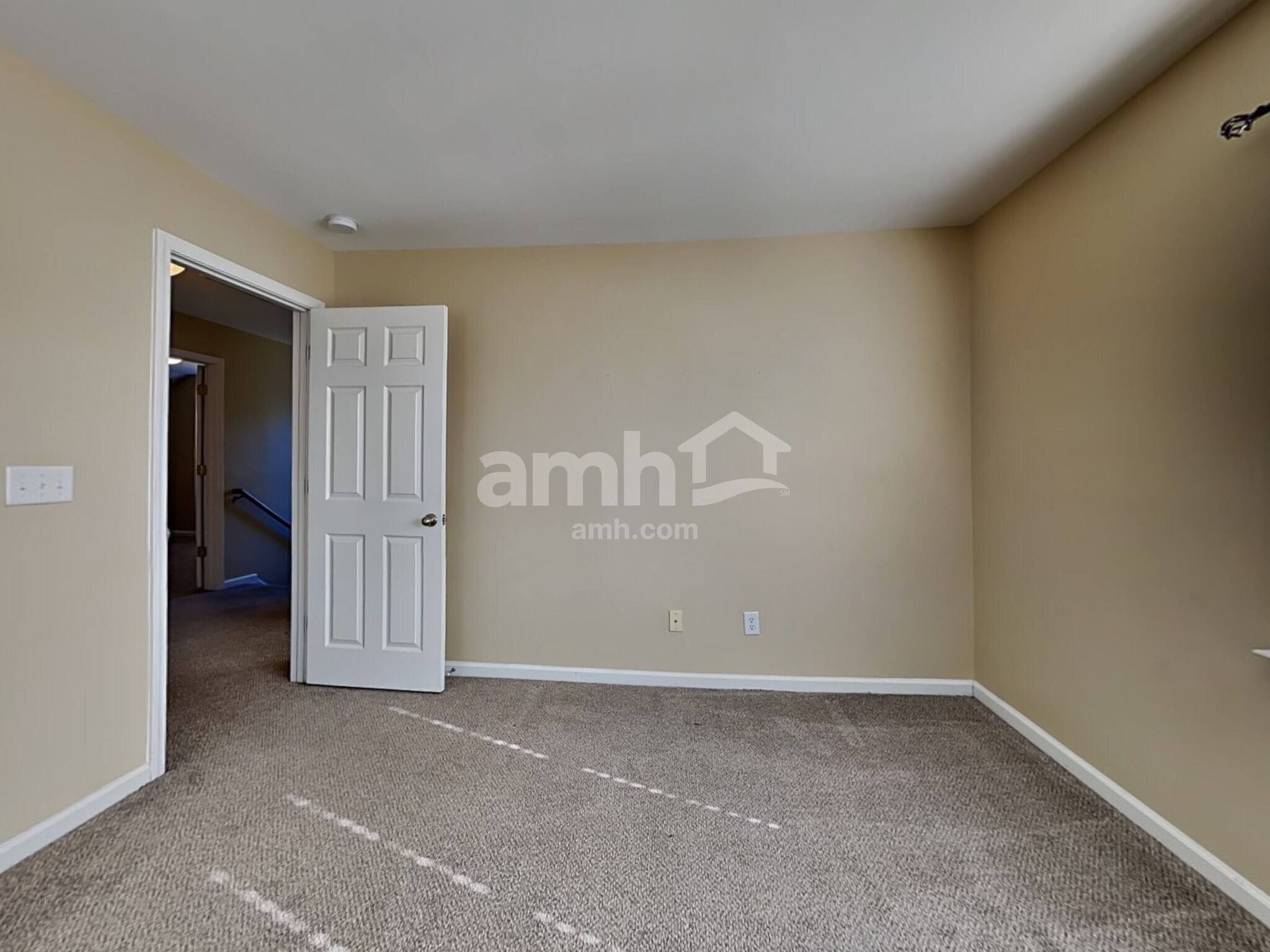 Building Photo - 2413 Thoreau St