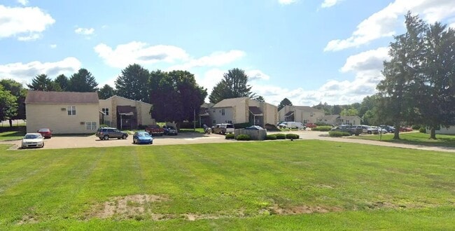 Building Photo - 170 E 2nd St