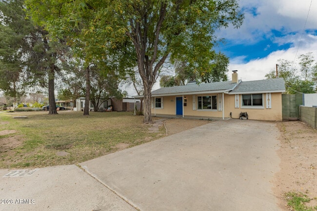 Building Photo - 2724 N 25th St