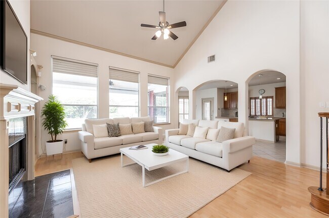 Building Photo - 17826 Island Spring Ln