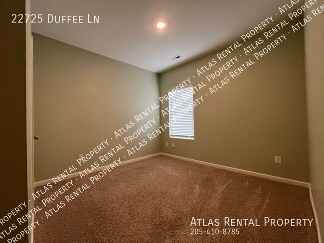 Building Photo - 22725 Duffee Ln
