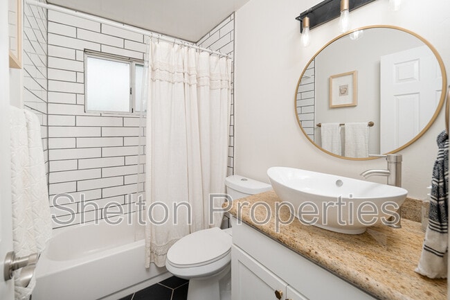 Building Photo - 1731 W Highland Ave