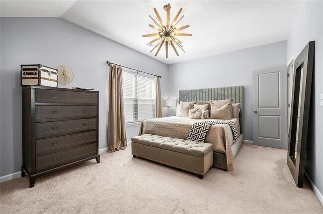 Building Photo - 3165 Oakdale Rd