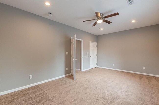 Building Photo - 3362 Colville Ave