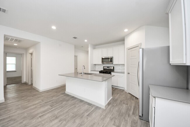 Building Photo - 7806 Cattleman Vly Dr