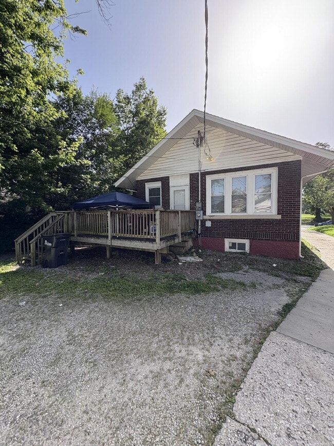 Building Photo - 4 Bed House Available!
