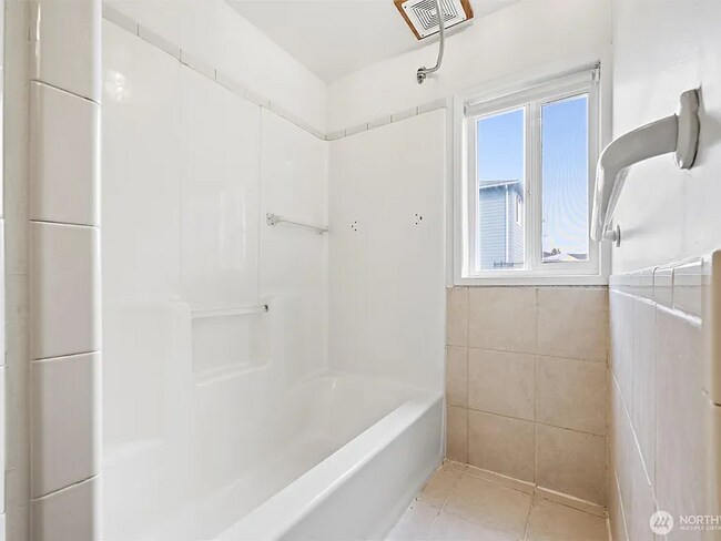 Building Photo - Ruth Duplex Unit A