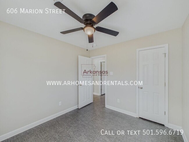 Building Photo - 606 Marion St