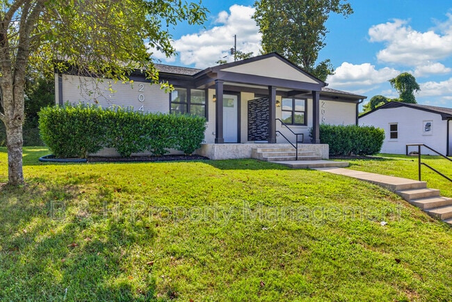Building Photo - 206 Boatman St