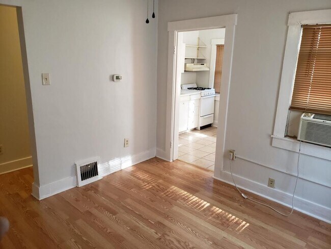 Building Photo - 1202 Jackson Ave