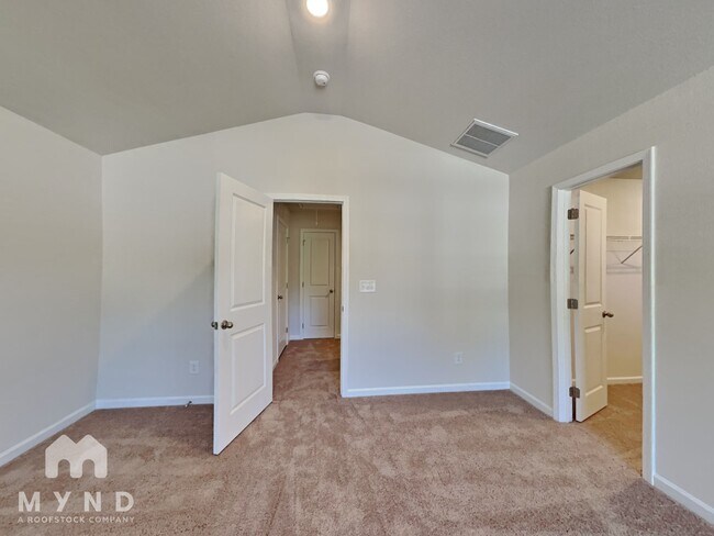 Building Photo - 168 Taverners Ln