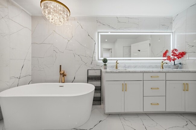 Building Photo - 8661 Craigston Ct