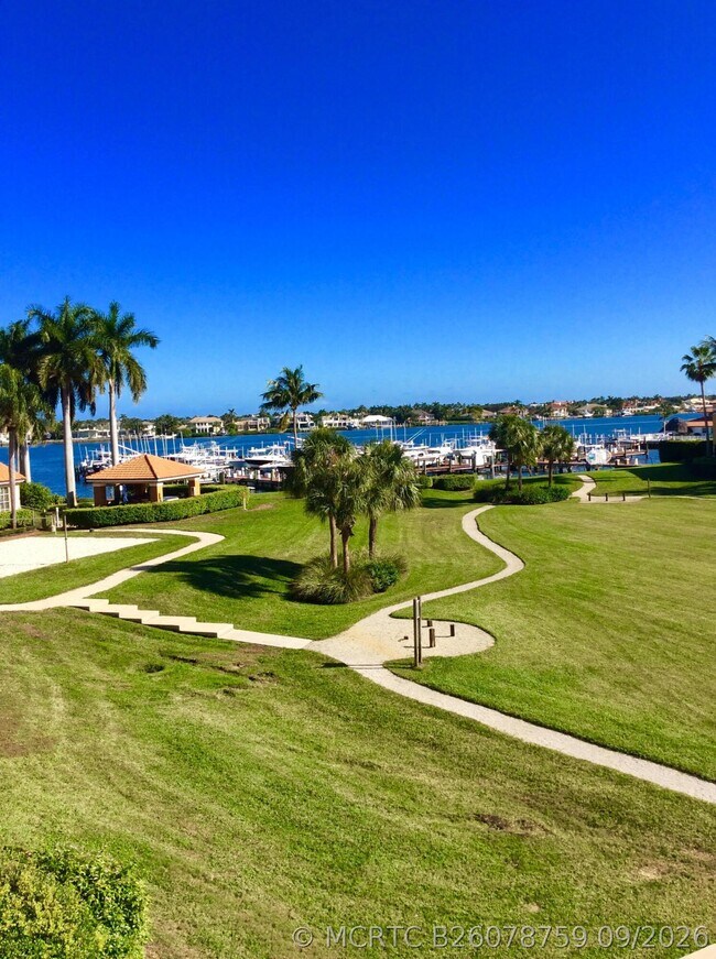 Building Photo - 103 Yacht Club Way